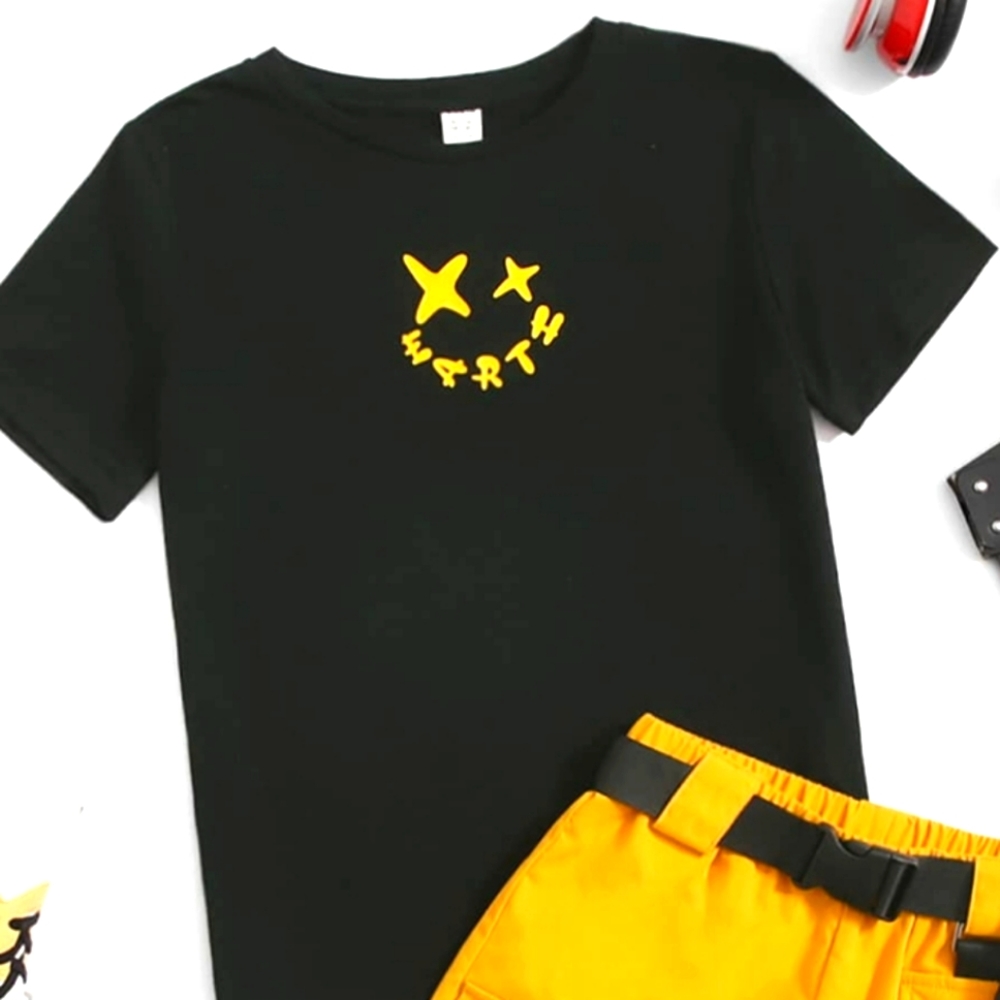 SHEIN Boys Letter Graphic Tee & Flap Detail Belted Shorts